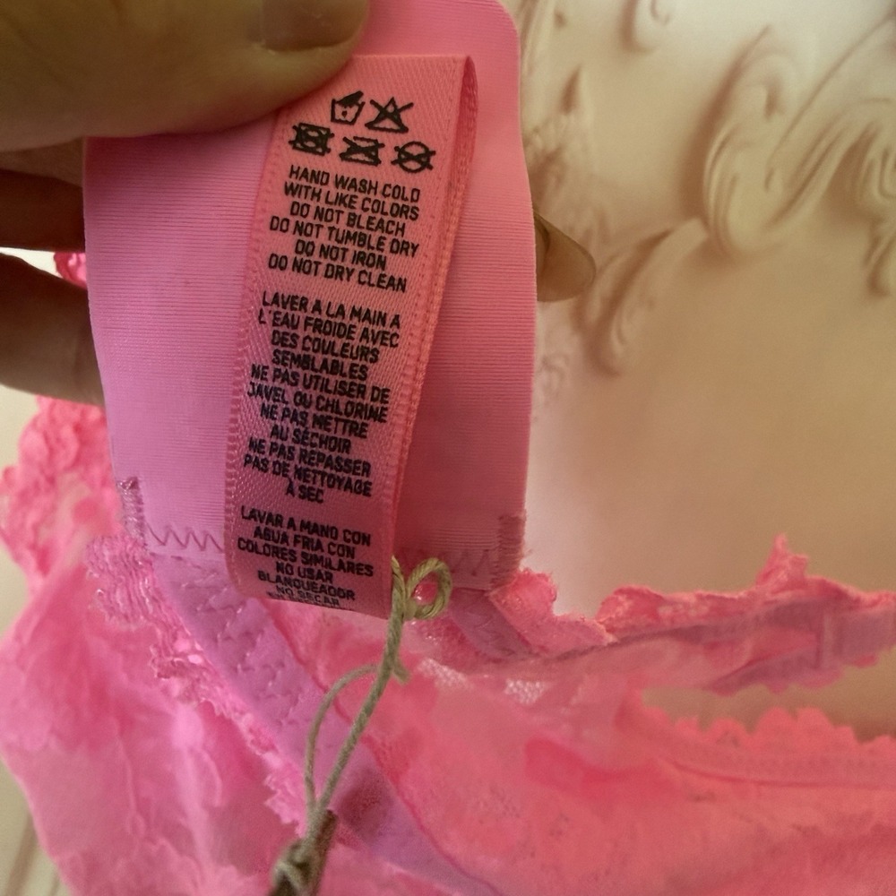 SKIMS Stretch Lace Intimates Skimpy Scoop Bralette Size Large Pink NWT - Picture 8 of 8